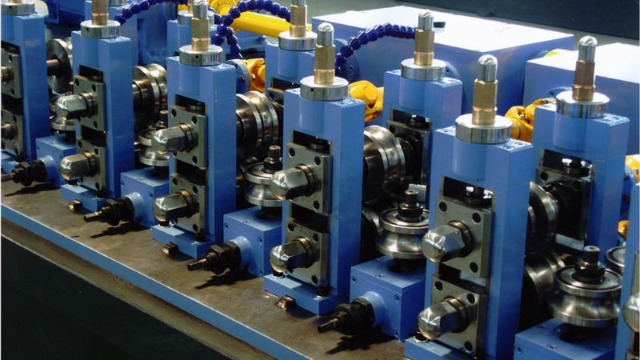 二手制管机械设备生产过程中的焊接挤压力